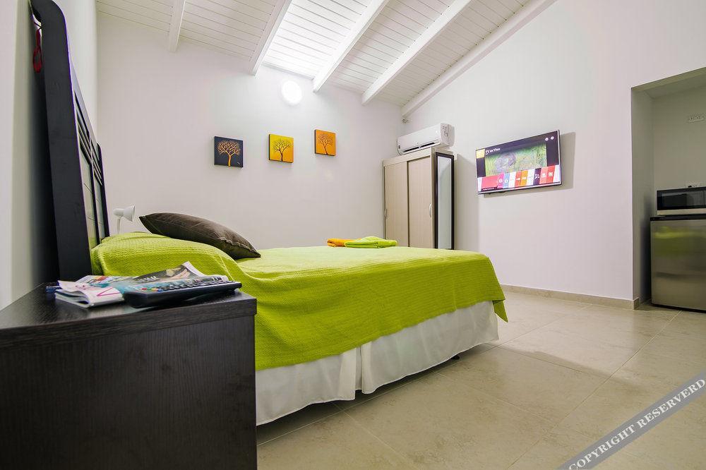 Aruba'S Bakval Suites Екстериор снимка