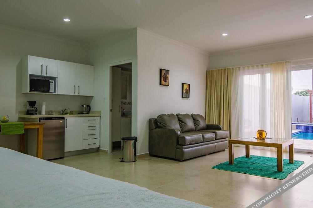 Aruba'S Bakval Suites Екстериор снимка